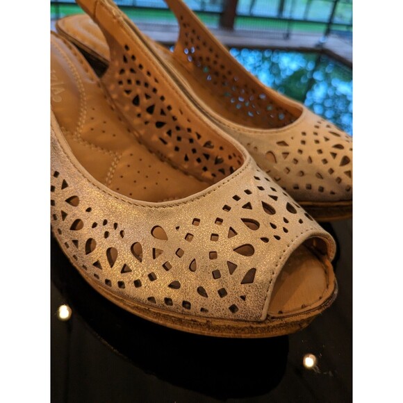 Patrizia Spring Step Womens Sz 39 (8.5) Shaninioqua Gold Peep Toe Wedge Sandal - Picture 3 of 13